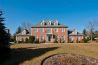 GEORGIAN BEAUTY IN PRESTIGIOUS ESTATE COMMUNITY