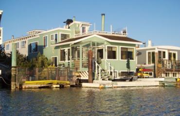Large Luxury California Houeboat / Floating Home!