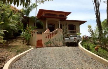 1906 Beautiful House in Dominical well located with Ocean view, Costa rica, South Pacific