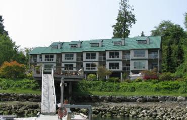 TOFINO WATERFRONT WITH MOORAGE