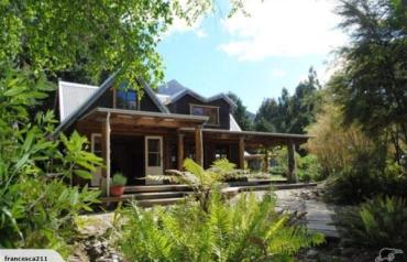 Accommodation lodge on beautiful New Zealand walking track