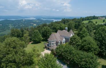 AUCTION: Luxury Brow Home on 49± Acres/Spectacular Views