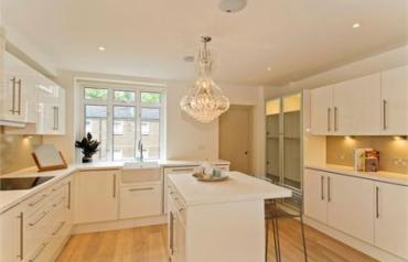 Luxury Apartment for Sale in Bayswater, London (3br, 2 bath)