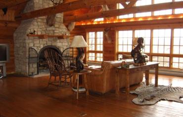 Stunning Lodge-Like Cabin Home on #1 Rated IL Golf Resort