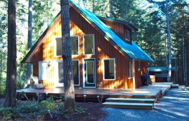 A Woodland Retreat on Gabriola Island