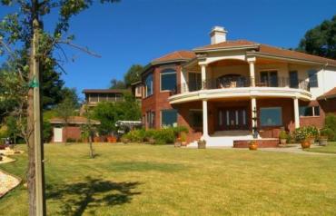 Beautiful Custom Home next to American River