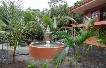 'CASA PANASA' - Wonderful 2Br/2Bth House with 4 Rental Apartments