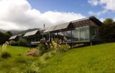 New Zealand NZIA Supreme Award winning rural residence