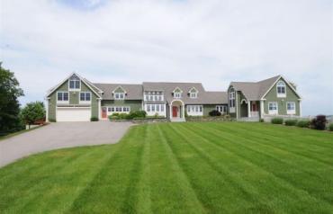 Private Mountaintop Estate With Spectacular Views