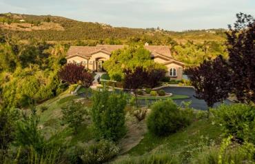 SECLUDED SOUTHERN CALIFORNIA ESTATE (Minutes to WINE COUNTRY, perfect for VACATION home or HORSE property)
