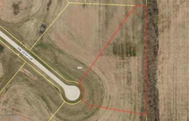 Beautiful walk out lot - 3.06 acres