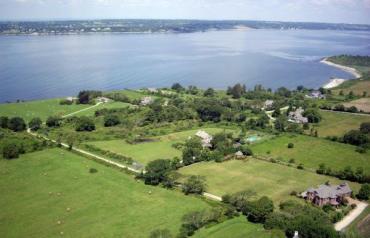 Spectacular Seaside Home in Beautiful New England Coastal Town