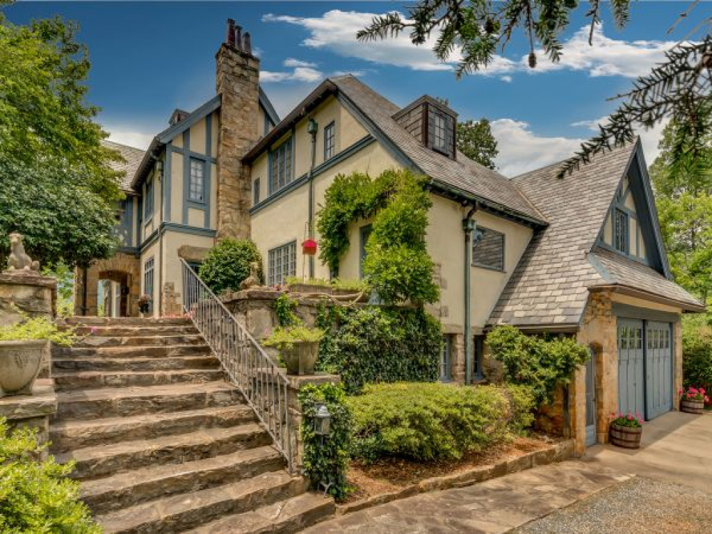 ONLINE ONLY AUCTION - Two Exciting North Carolina Homes - United States
