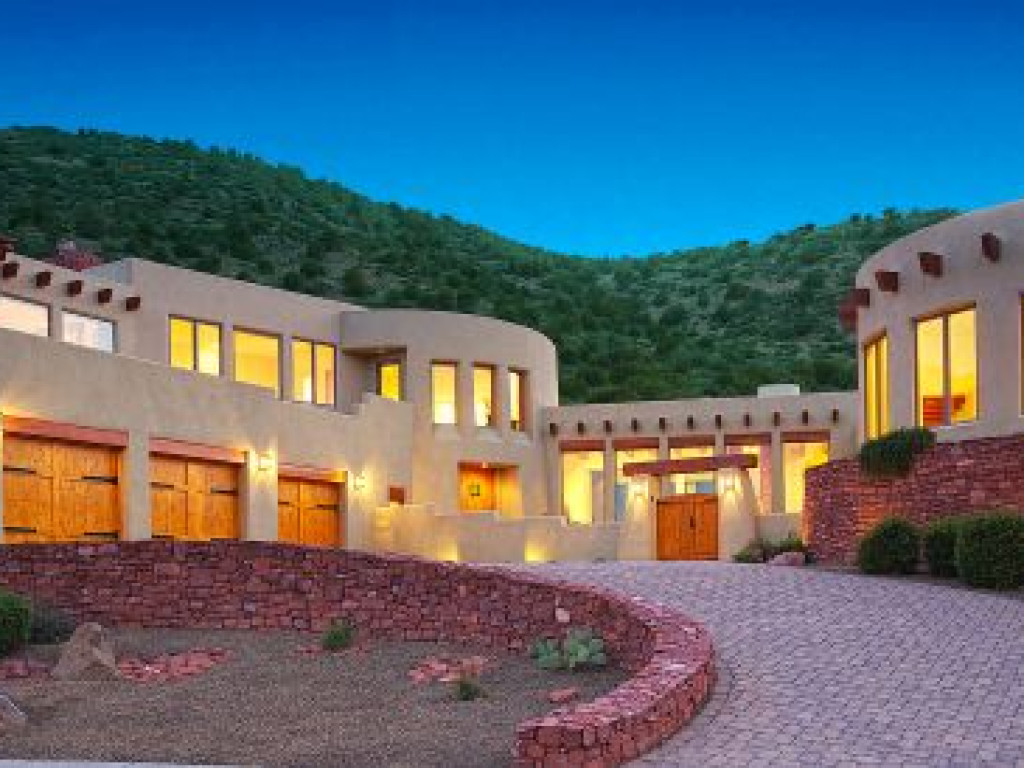 A closer look at Luxury Green Homes In Mountain