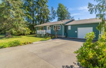 Lovely Central Parksville Rancher - Temple Street
