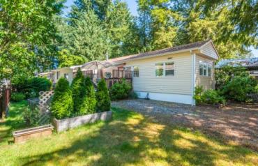 Affordable 55+ Parksville Living - Arbutus Rd
