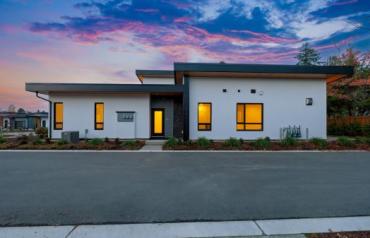 -Luxurious DUO Executive Patio Home - 116 - 463 Hirst Ave