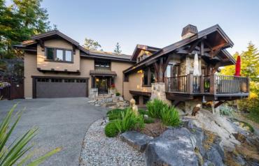 Incomparable Fairwinds Executive Home - Sinclair Place