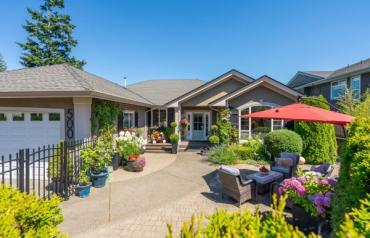 Updated and Charming 'Eaglecrest' Rancher - Muirfield Cl