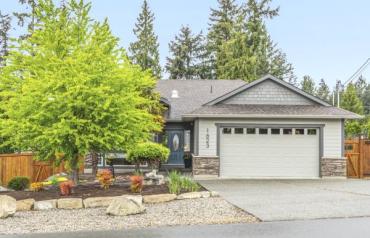 Expansive Madrona Heights Family Home - Stone Lake Dr