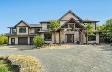 Nanoose Bay Executive with Legal Suite - Summerset Rd