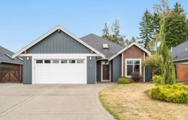 Lovely Parksville Executive Rancher - Skylark Ave