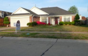 1102 Richland Cove, beautiful landscape, great open plan, move-in ready