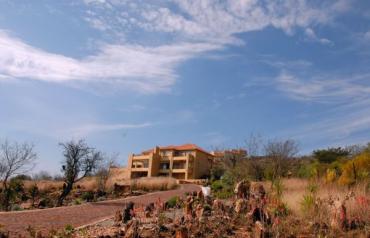 Luxury home on 1ha stand