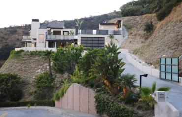Hollywood Hills Architectural Masterpiece w/Jet-Liner Views