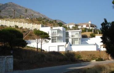 Luxury  contemporary residence