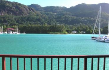 Stunning one bedroom apartment with large sitting room and terrace