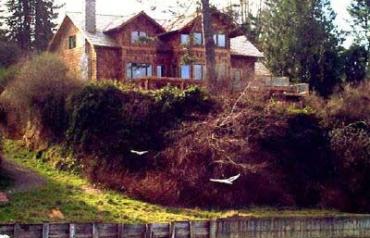 Baby Island Lodge, private waterfront home