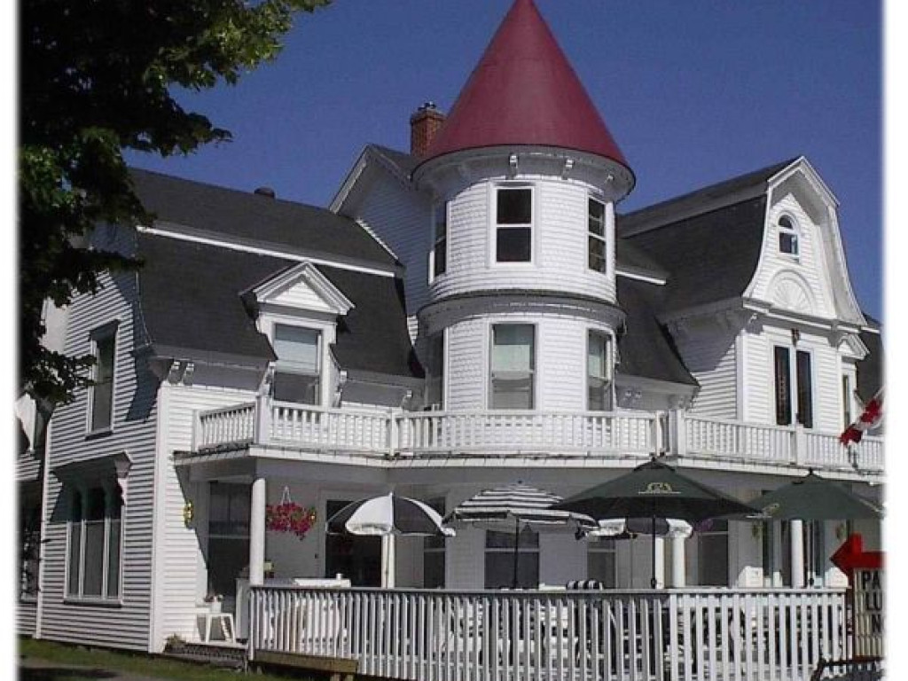 Country Lane Bed And Breakfast Inn New Brunswick Canada Established Victorian bed and breakfast with Restaurant - New Brunswick