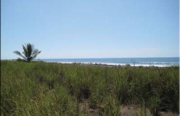 3 Exclusive Oceanfront Home Sites on Playa la Barqueta, Panama