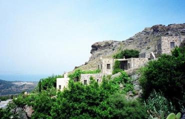 Retreat-style plot with 3 fully-furnished stone houses