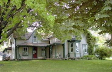 1840's circa Farmhouse, New and Renovated Buildings total of 19000 sq. ft.