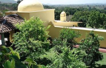 LUXURY HOUSE DIRECT ON GOLF COURSE