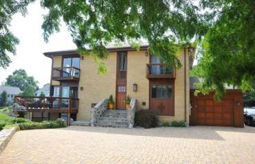 ******* URBAN PARADISE *******