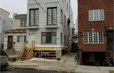 5 Bedroom Residential In New York, Usa (ref. 27674152)