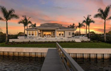 Waterfront Tampa Florida, MODEL HOME, brand new