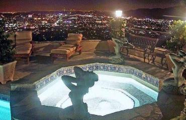 Gorgeous Villa With Amazing City View