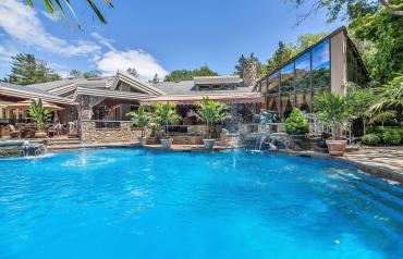 Luxury Gated Secluded Waterfront Estate Head of Harbor St. James Long Island New York