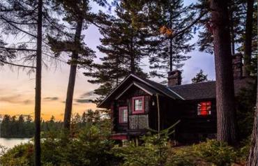 6 Bedroom Residential In Raquette Lake, Usa (ref. 27754632)