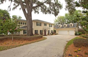 Lakefront Villa in the Winter Park