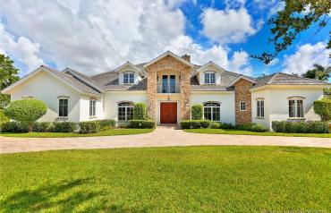 Prestigious Pinecrest gated 7 bedroom estate home in Pinecrest