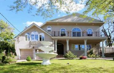 8 Bedroom Residential In New York, Usa (ref. 28031519)