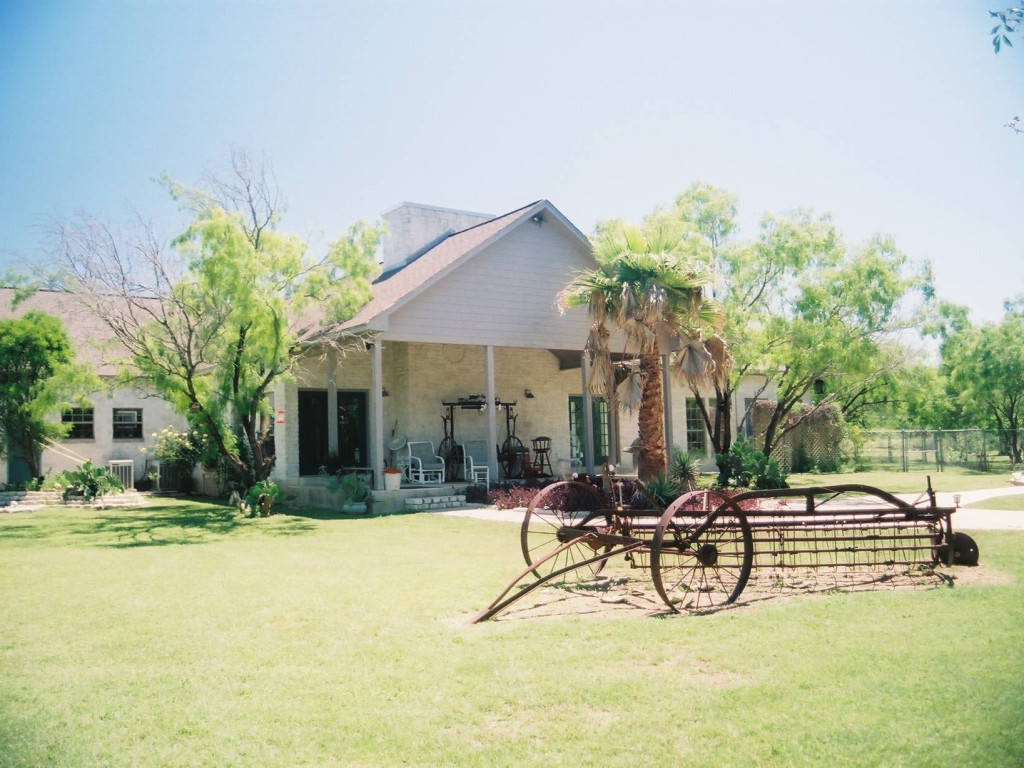 REDUCED to S4,000,000.USD Exotic Game Ranch / Retreat Texas, United