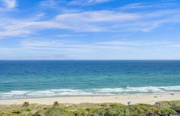 Oceanfront Penthouse with Panoramic Views